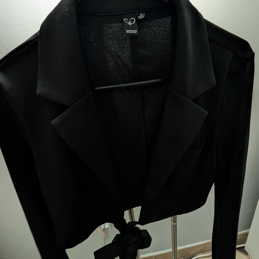 Windsor Classic Black Tie-Front Blazer